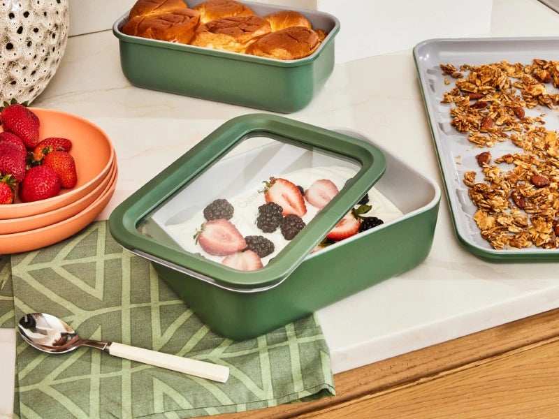 Medium Storage Container - Ceramic-coated 6.6 cup glass Container built for clean storing. - US 5410